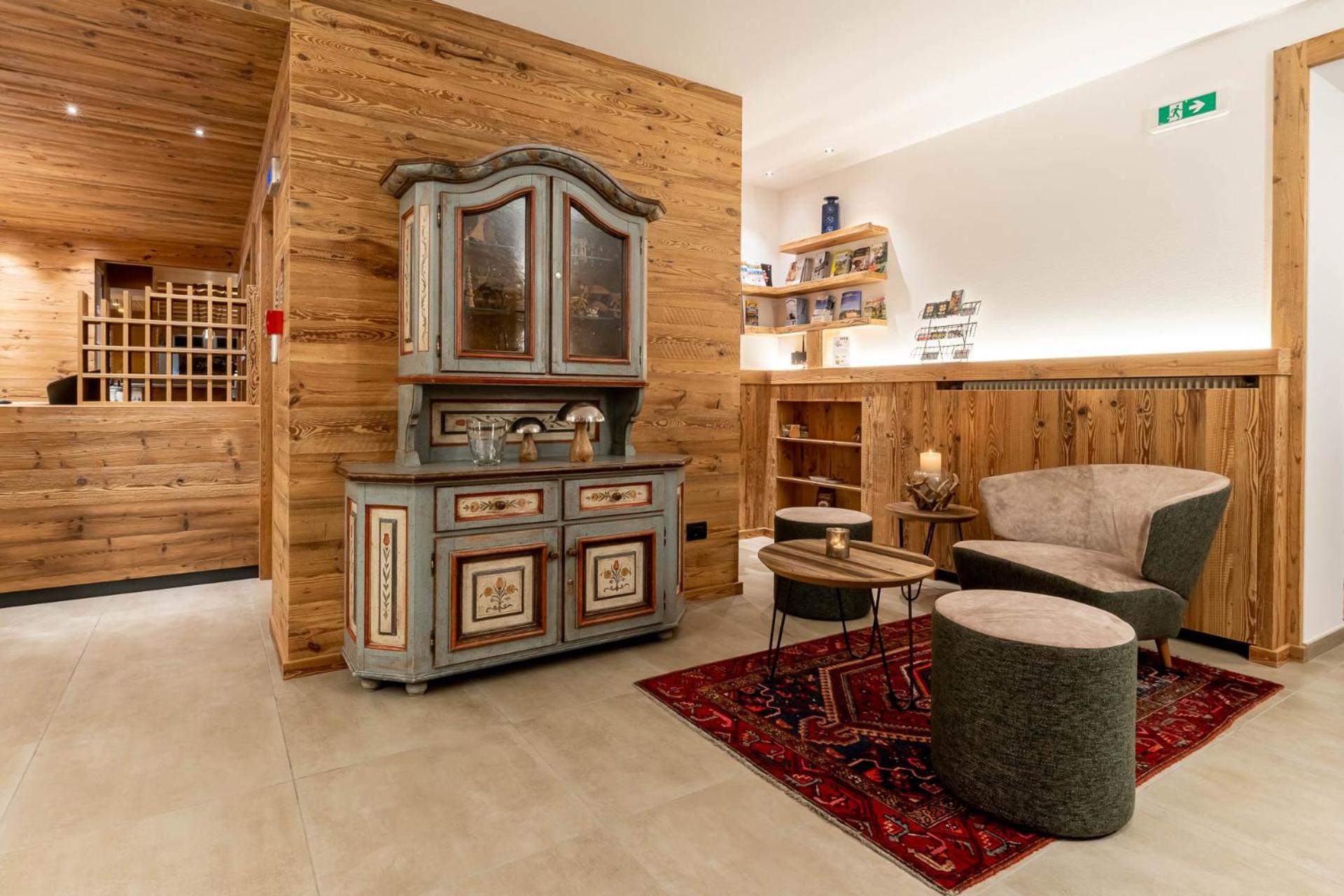 Hotel Gran Paradis Campitello di Fassa Esterno foto