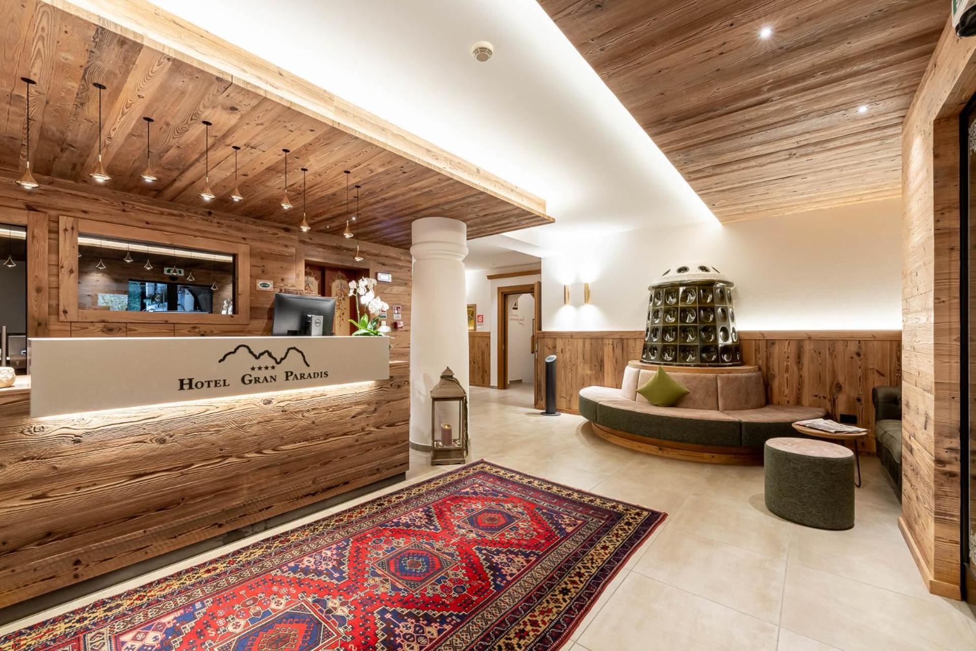 Hotel Gran Paradis Campitello di Fassa Esterno foto