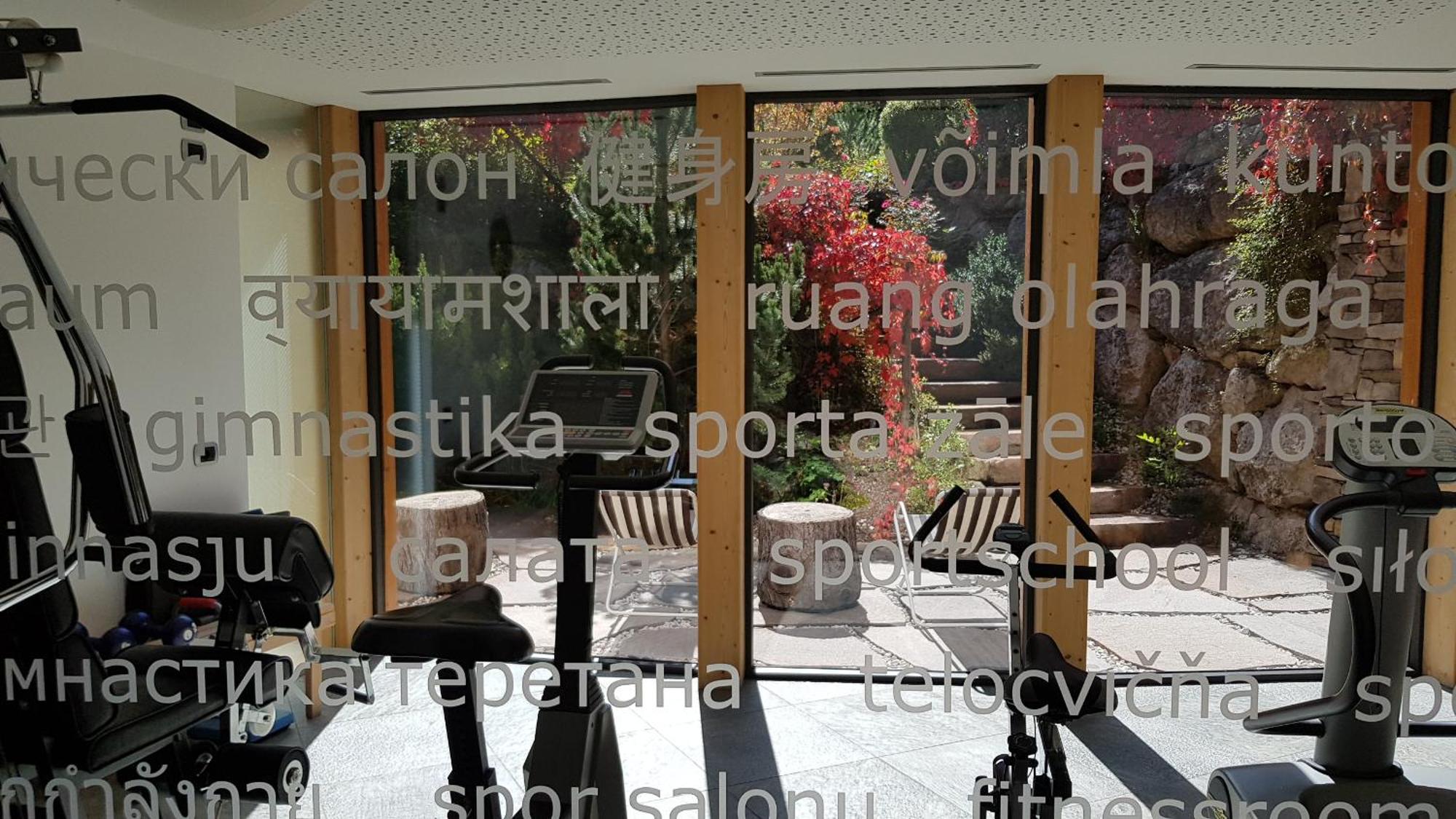 Hotel Gran Paradis Campitello di Fassa Esterno foto